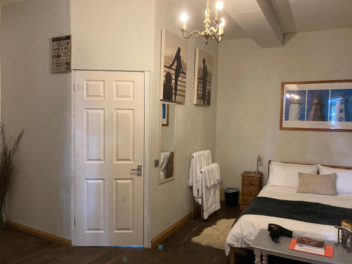 7 Dagnaud De La Tude Our Family Farmhouse Style Home With En-Suite Montboyer Bagian luar foto