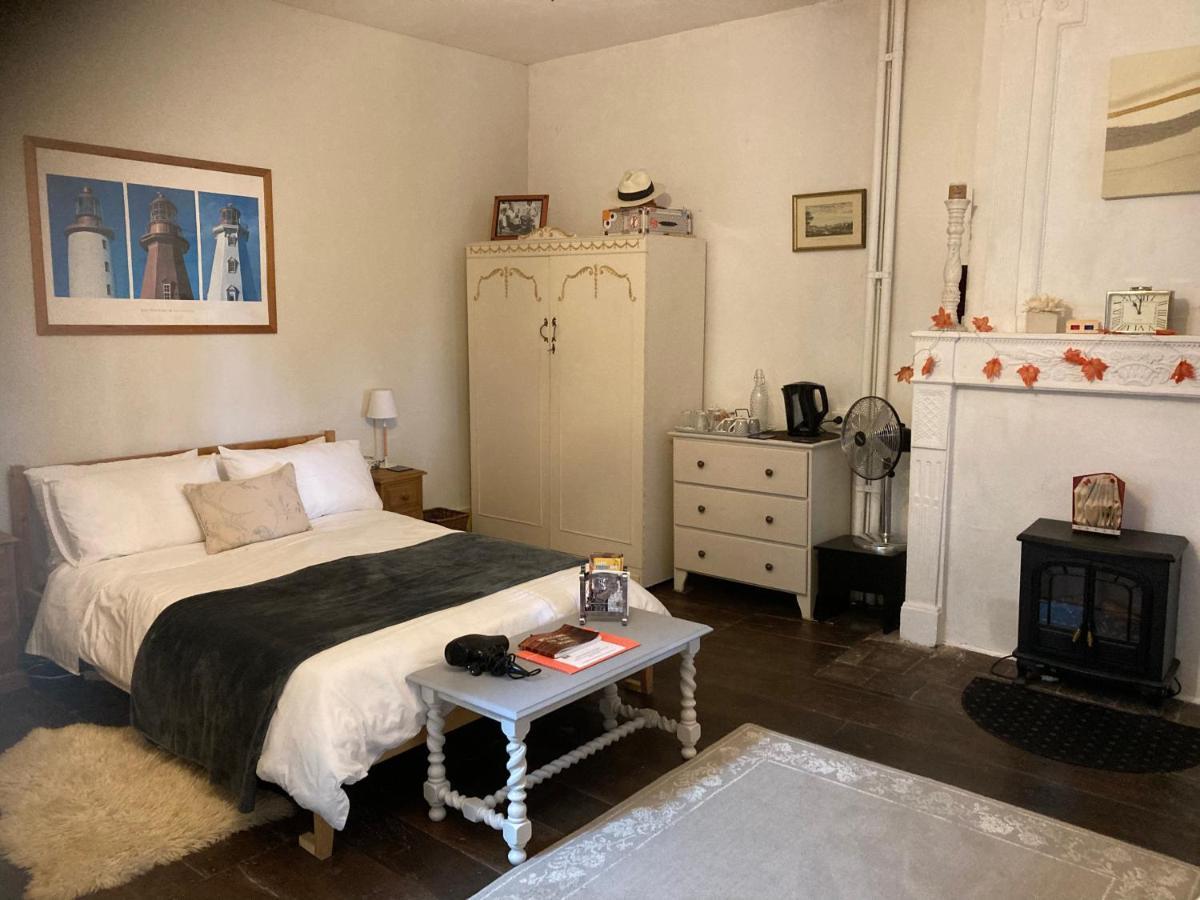 7 Dagnaud De La Tude Our Family Farmhouse Style Home With En-Suite Montboyer Bagian luar foto